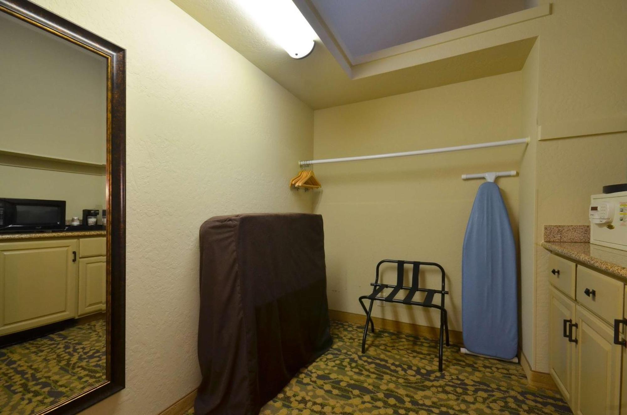 Best Western The Inn&Suites Pacific Grove Exterior foto